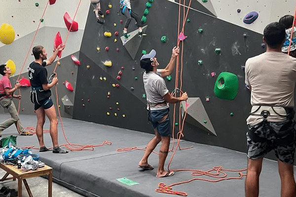 Boulder Base Climbing San Miguel